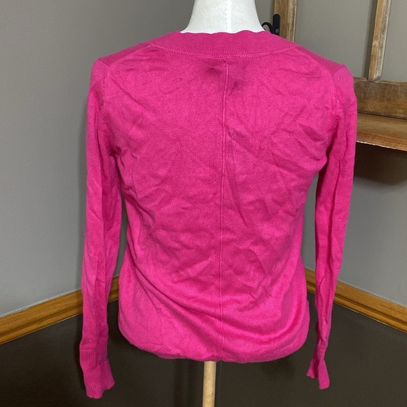 JcPenney fuschia pink v neck light weights sweater size Medium NWT - Picture 4 of 7